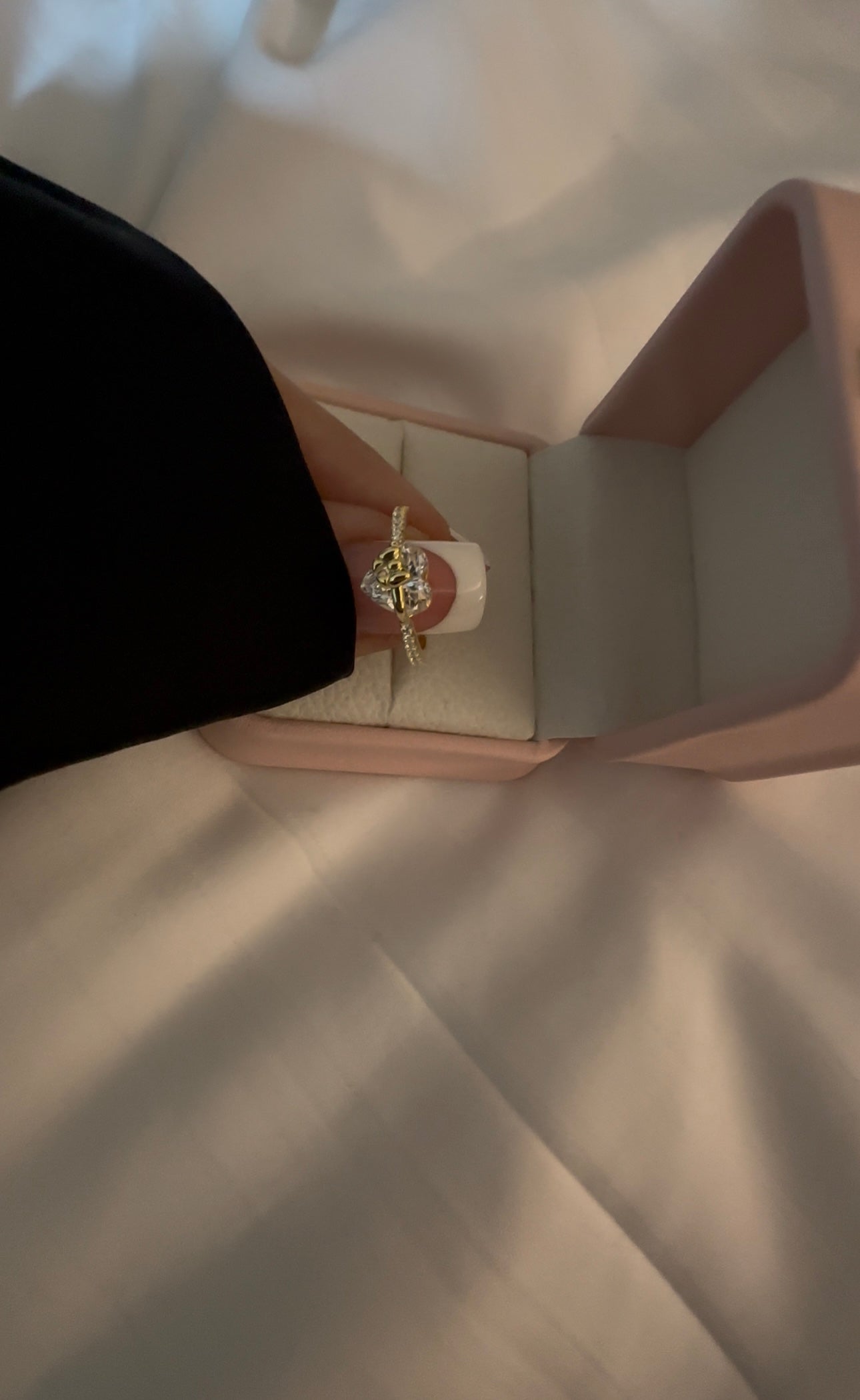 GOLD ‘’HEART BOW” RING