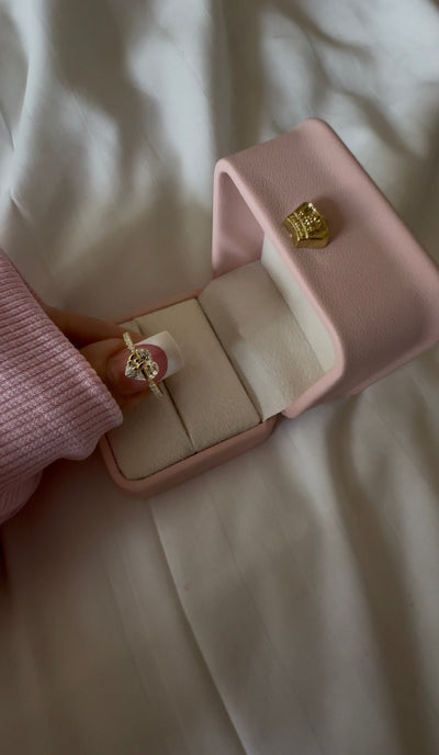 GOLD ‘’HEART BOW” RING