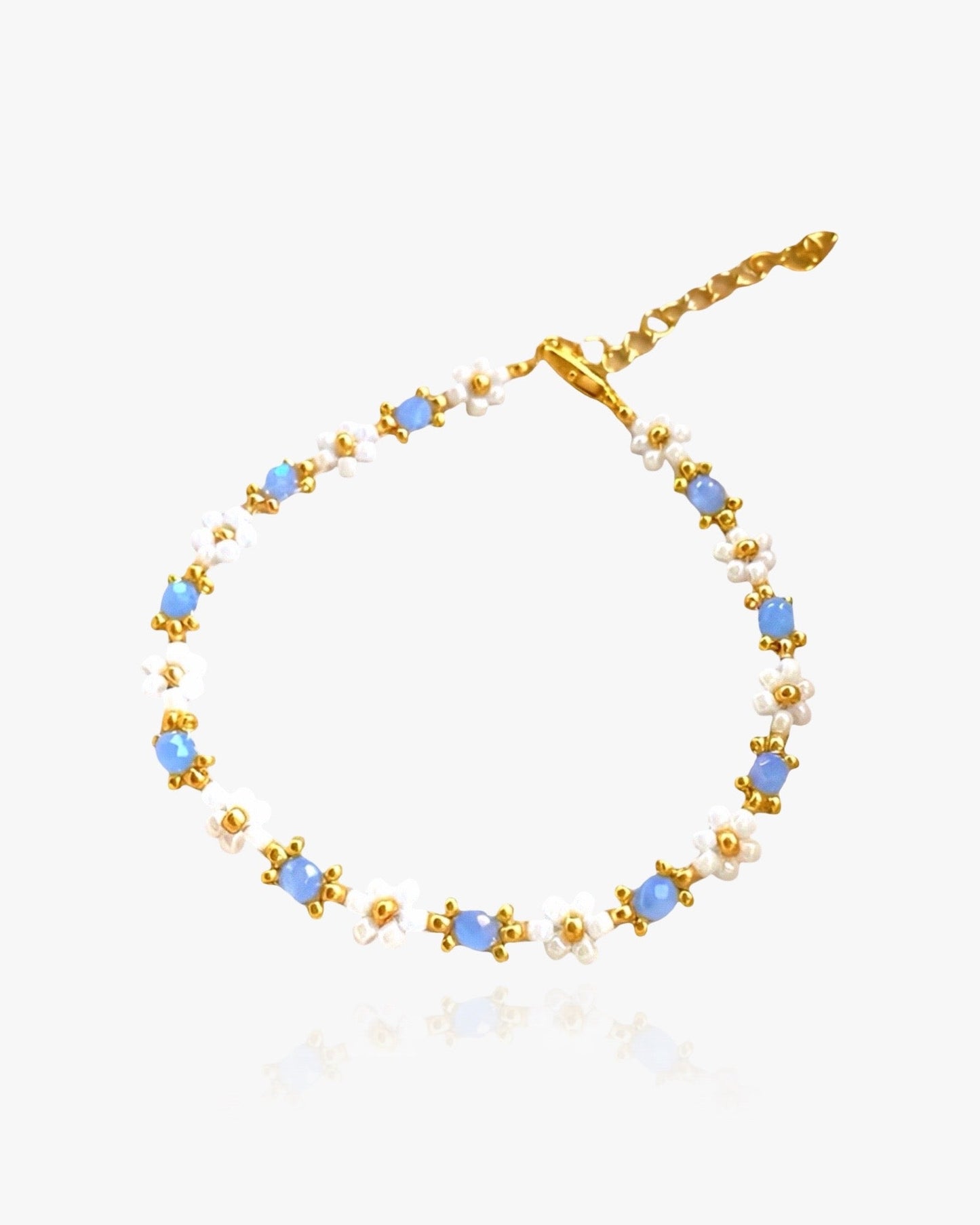 Dainty Flower Bead Bracelet