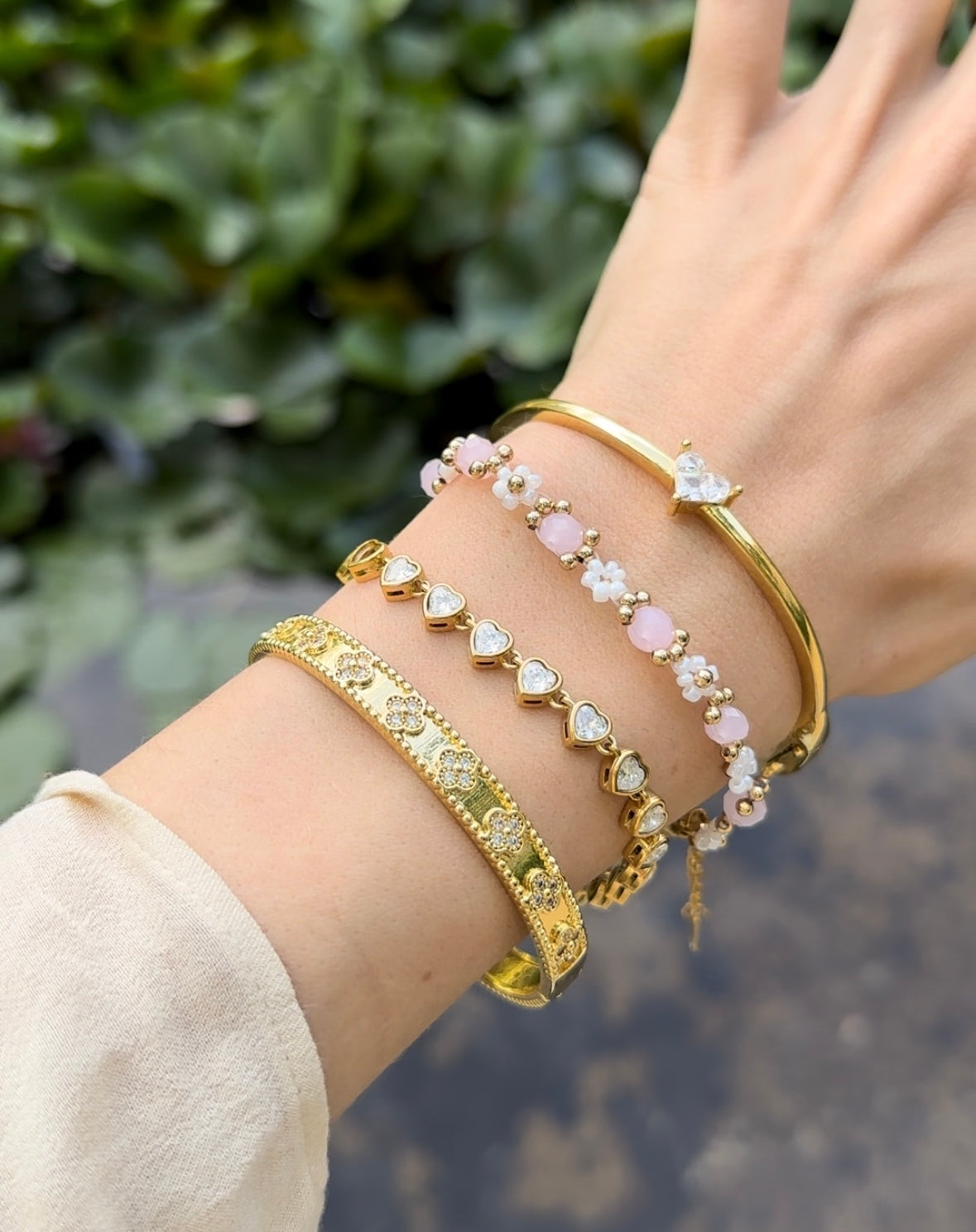 Dainty Flower Bead Bracelet