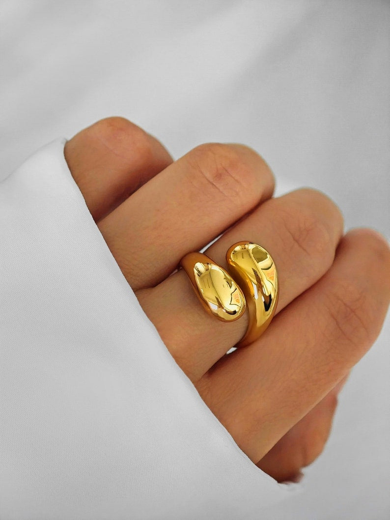 Double Twist Organic Shape Ring