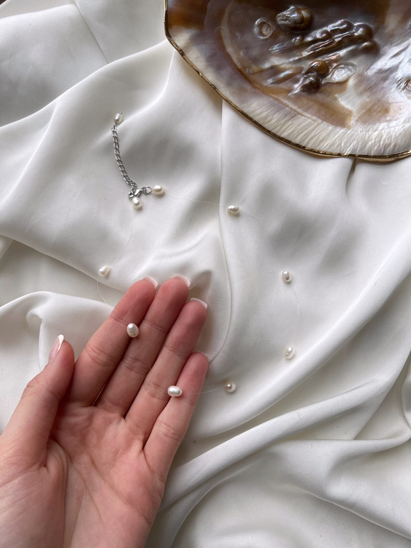 Floating Pearls Necklace