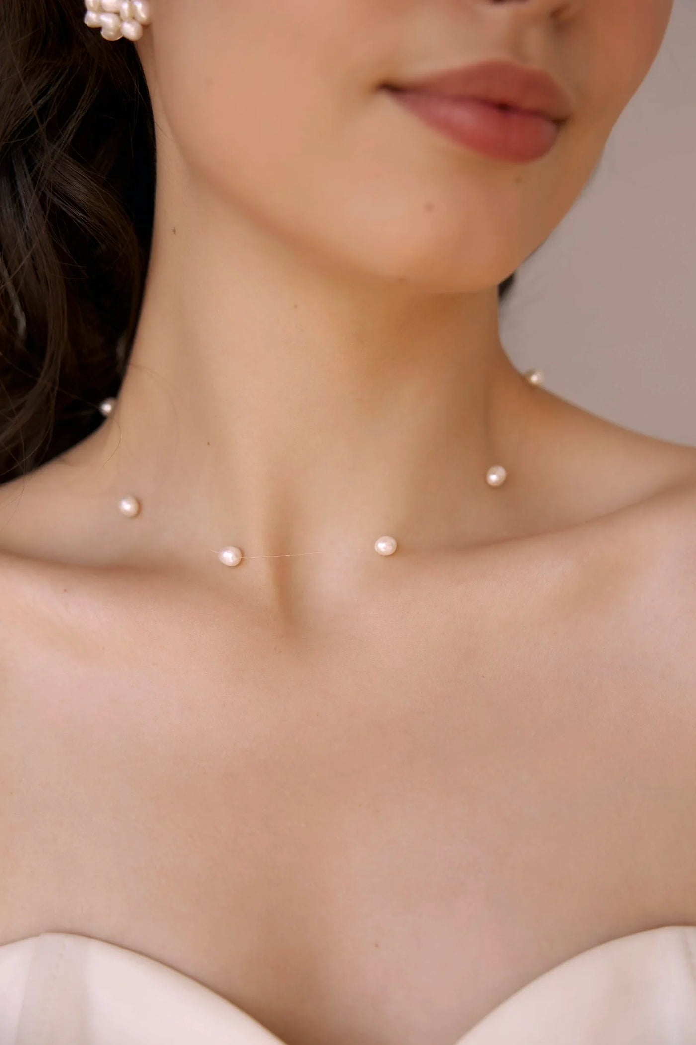 Floating Pearls Necklace