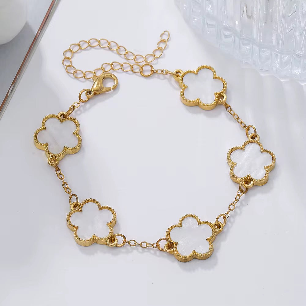 Flower Clover Bracelet White
