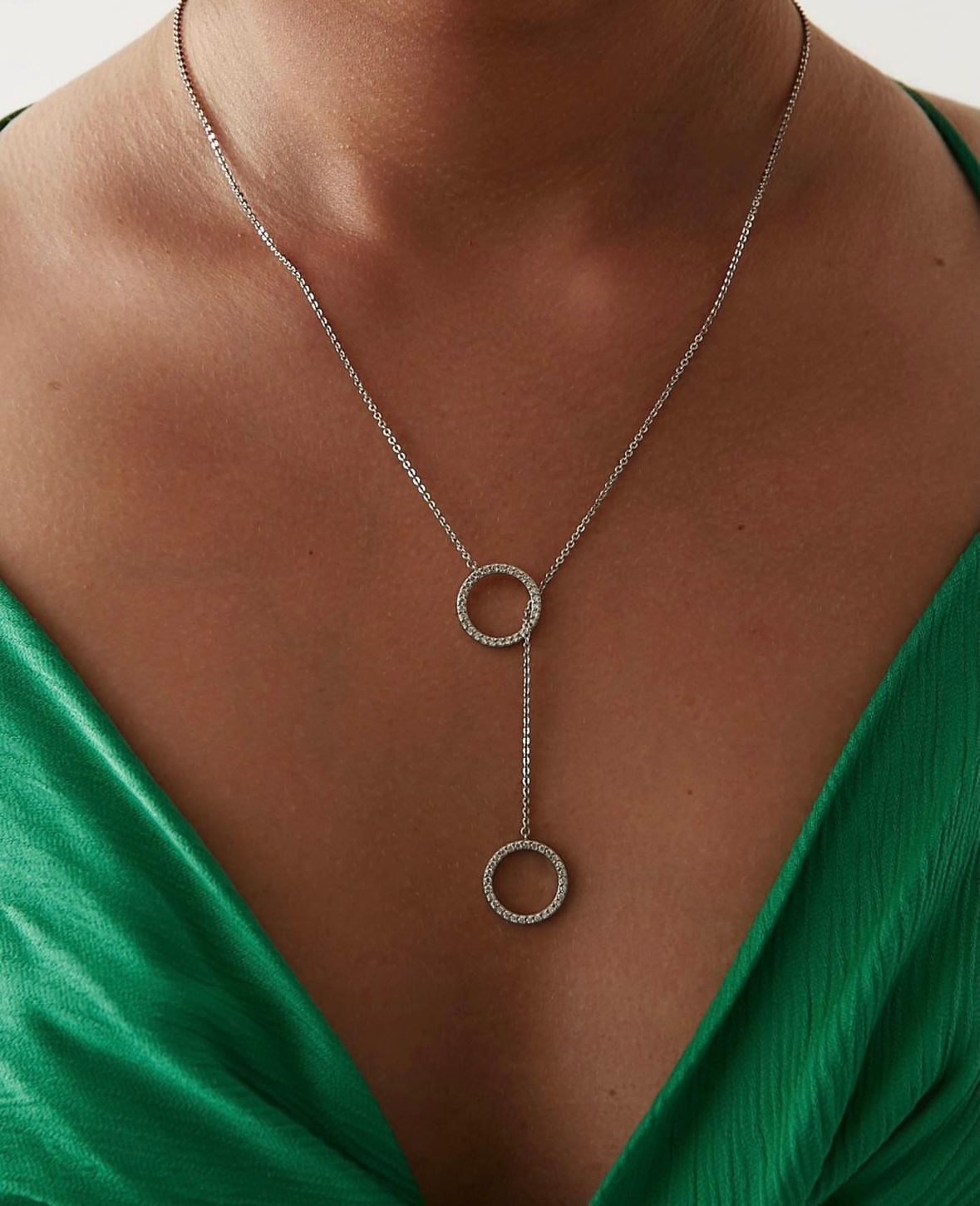 Minimalist Tie Y Shape Circle Necklace