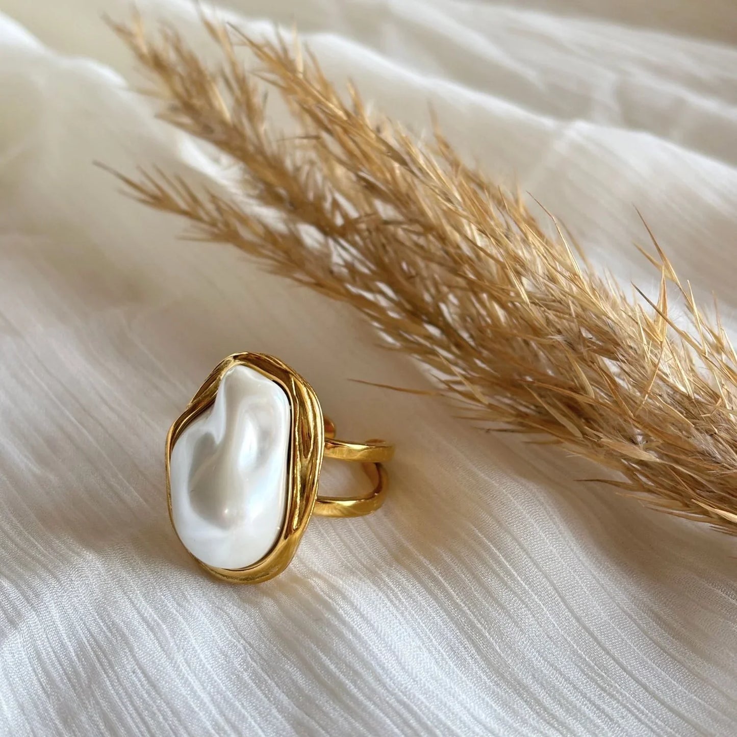 Molten Statement Pearl Ring
