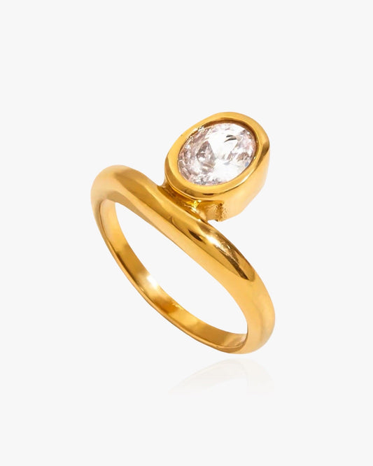 Oval Diamante Ring