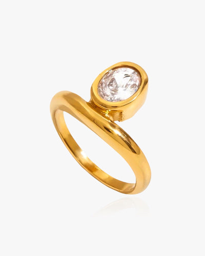 Oval Diamante Ring