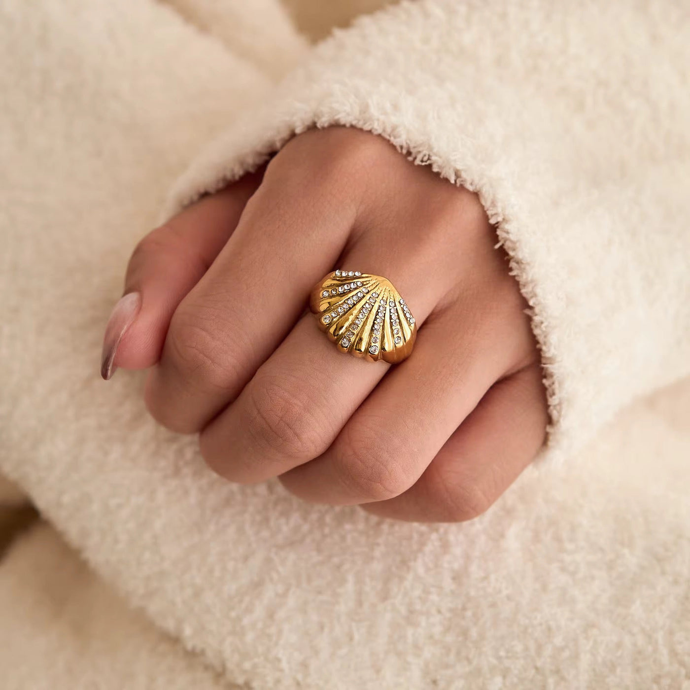 Shell Diamante Ring