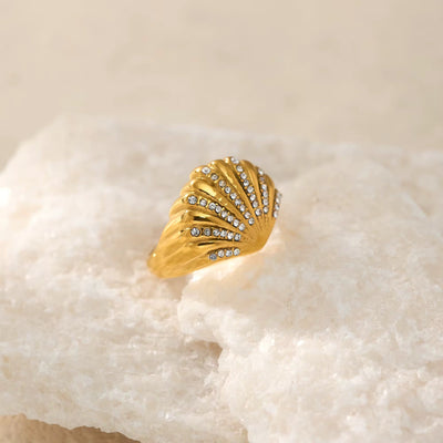 Shell Diamante Ring