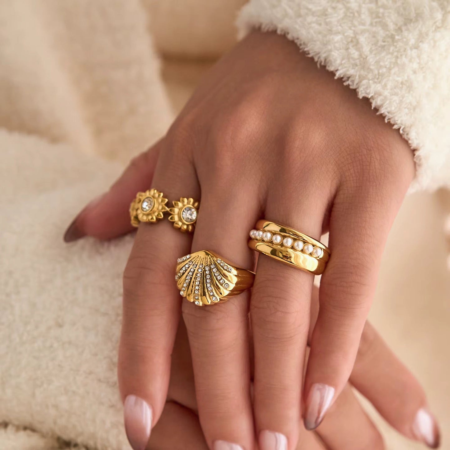 Shell Diamante Ring
