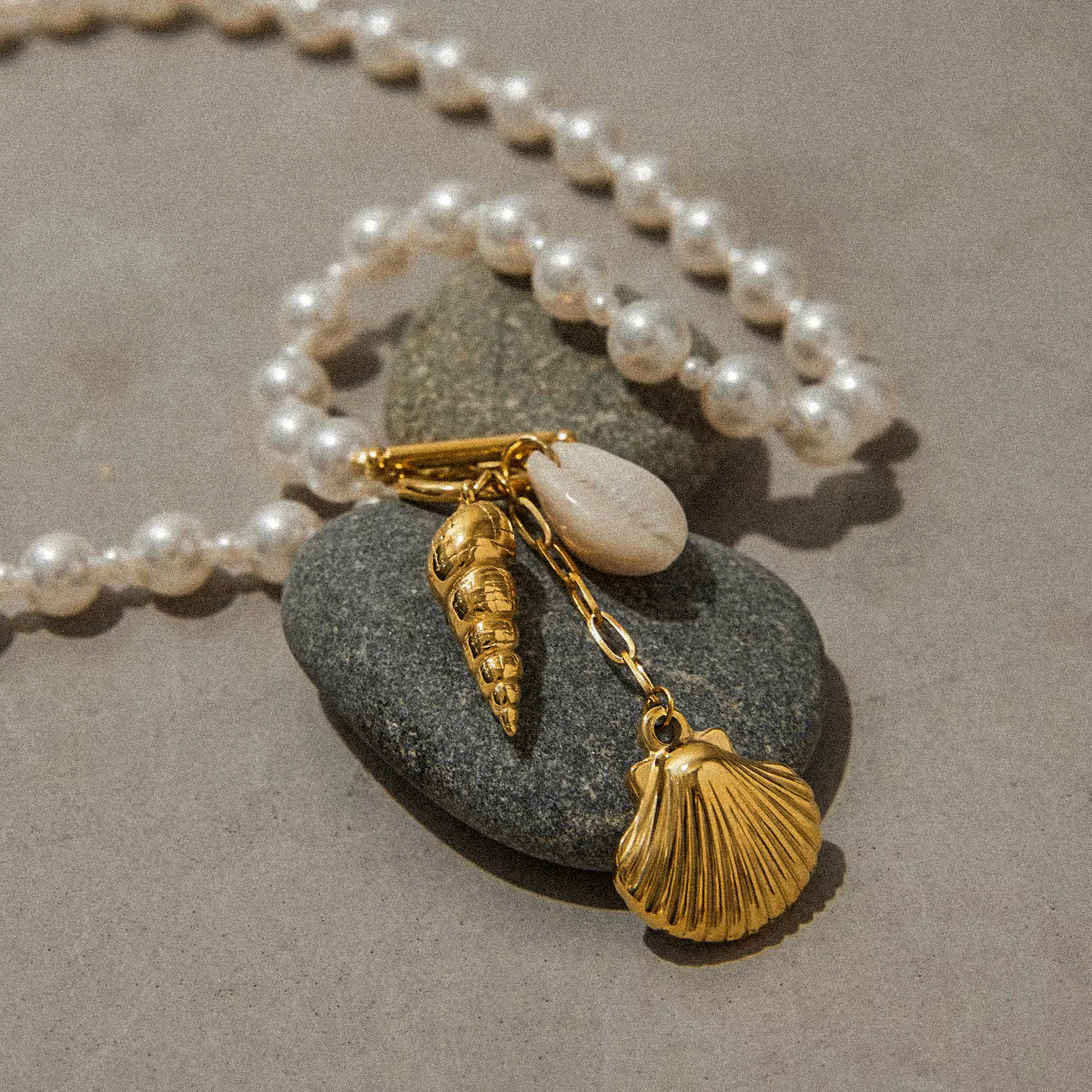 Y-Shape Shell Clasp Necklace