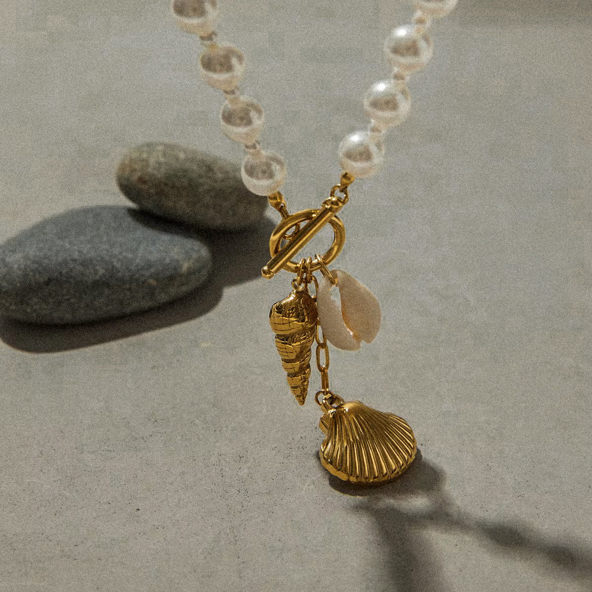 Y-Shape Shell Clasp Necklace